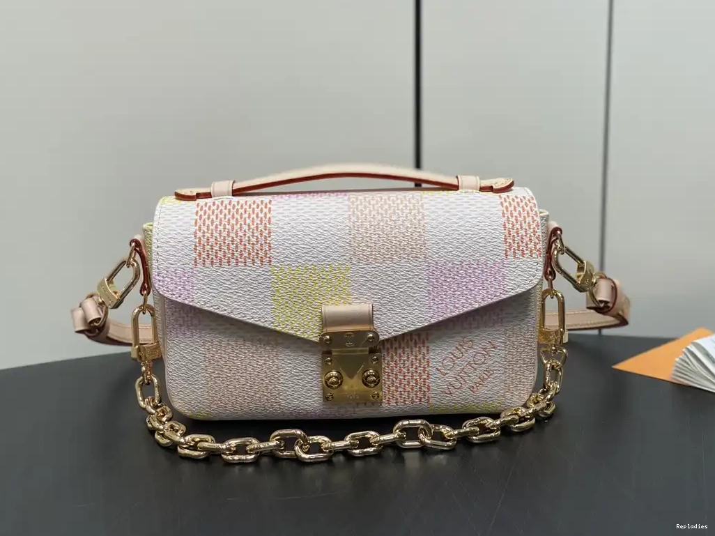 LOUIS METIS VUITTON WEST POCHETTE EAST 0605